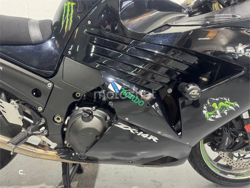 Kawasaki ZZR 1400 – Vista 15