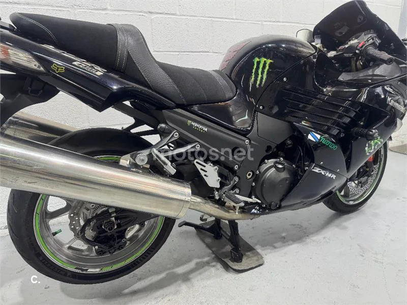 Kawasaki ZZR 1400 – Vista 17