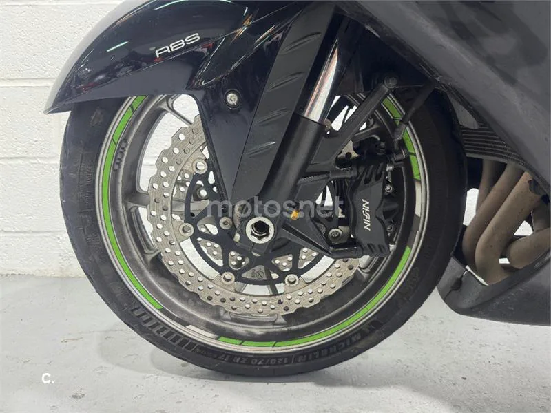Kawasaki ZZR 1400 – Vista 21
