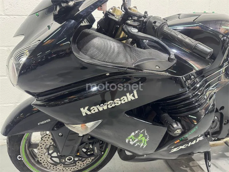 Kawasaki ZZR 1400 – Vista 22
