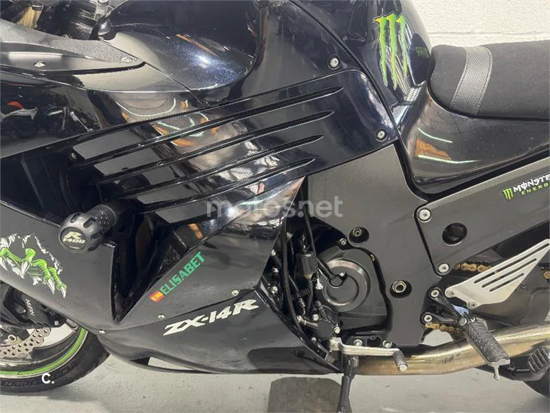 Kawasaki ZZR 1400 – Vista 24