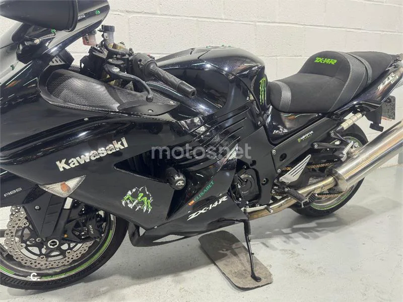Kawasaki ZZR 1400 – Vista 25