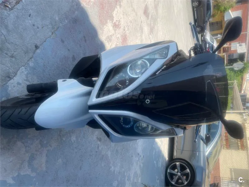 Kymco Super Dink 125 – Vista 2