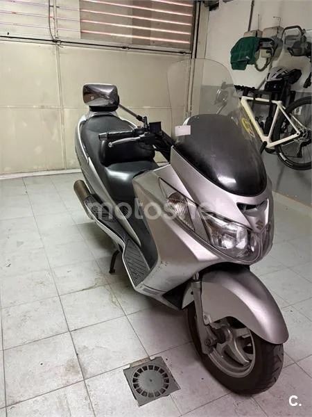 Suzuki Burgman 400 – Vista 2