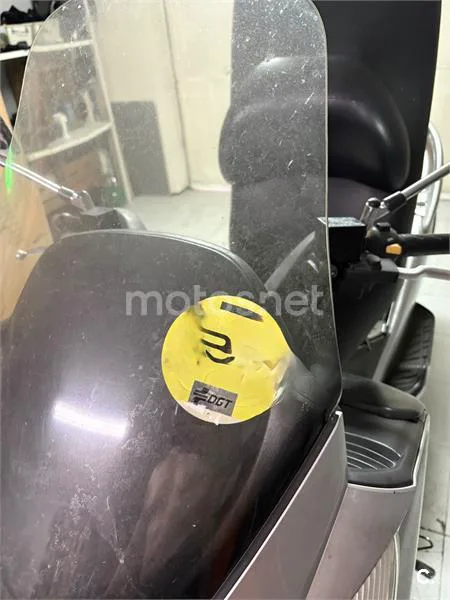 Suzuki Burgman 400 – Vista 6