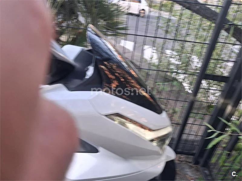 Honda PCX 125 – Vista 4