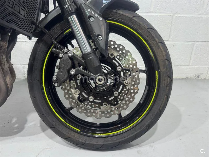 Kawasaki Z900 – Vista 12