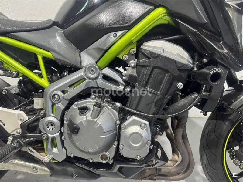 Kawasaki Z900 – Vista 15