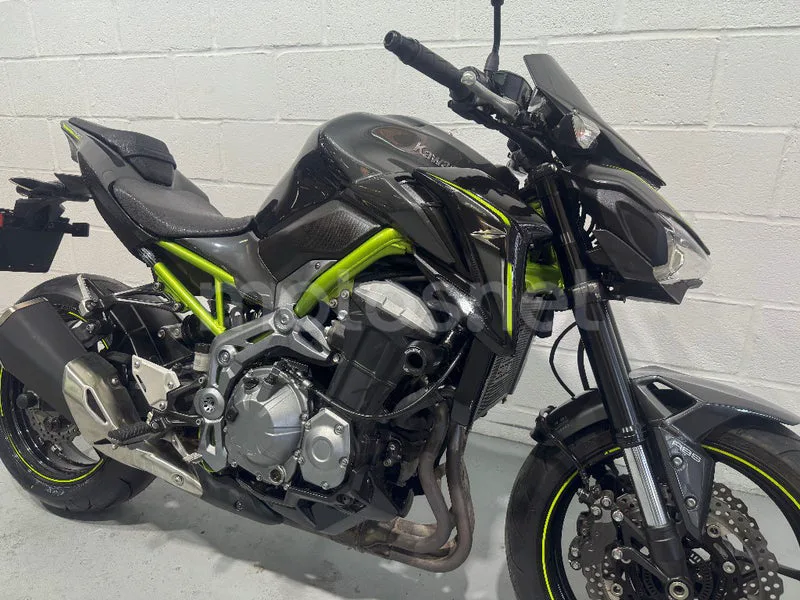 Kawasaki Z900 – Vista 16