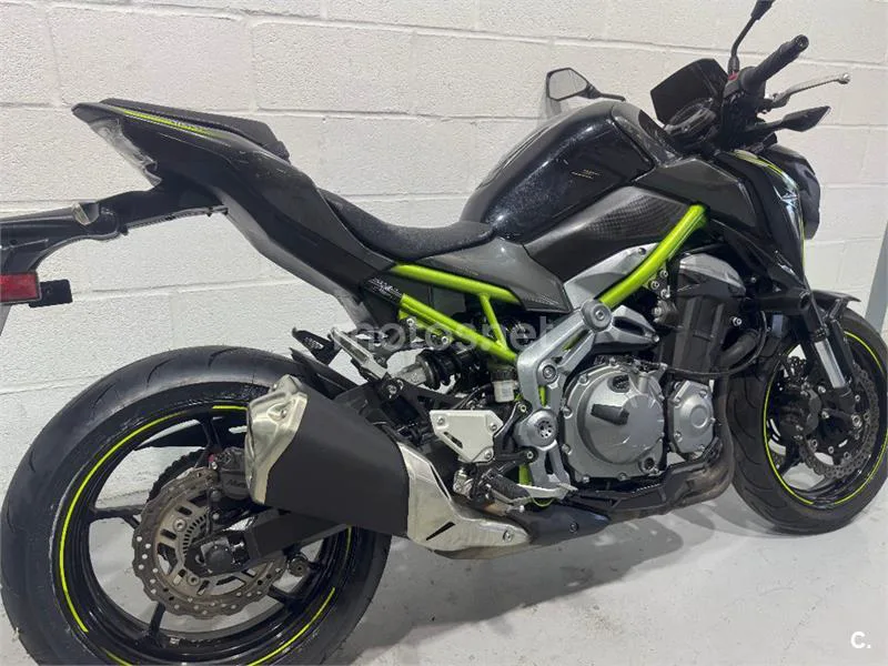 Kawasaki Z900 – Vista 17