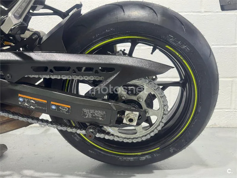 Kawasaki Z900 – Vista 26