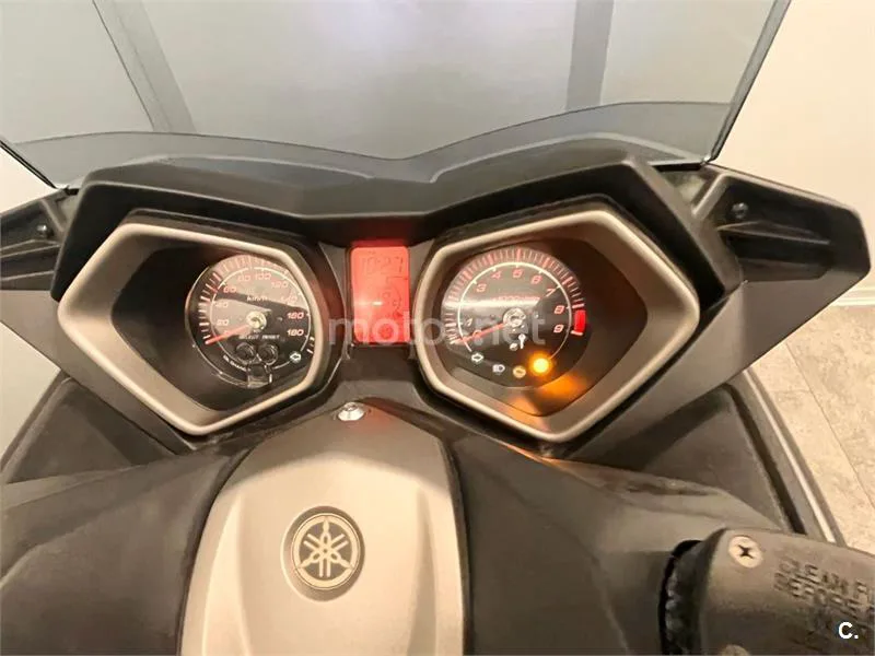 Yamaha XMAX 400 – Vista 5