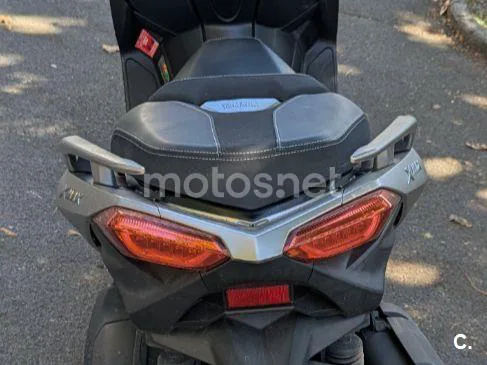 Yamaha XMAX 300 - Vista 3