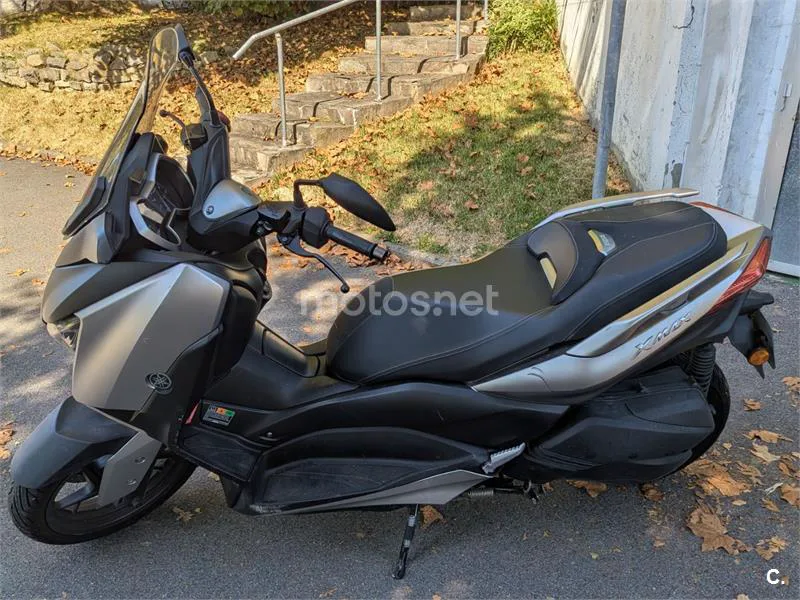Yamaha XMAX 300 - Vista 4