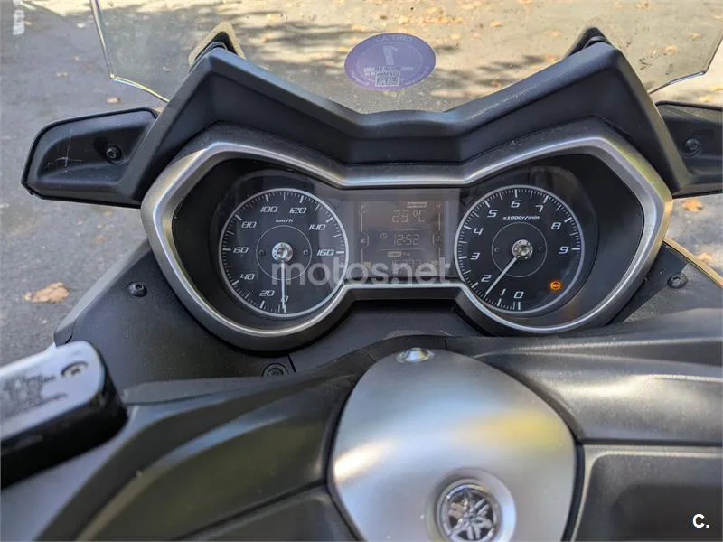 Yamaha XMAX 300 - Vista 7