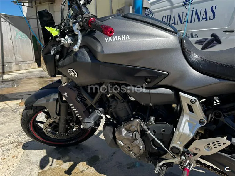 Yamaha MT-07 – Vista 7