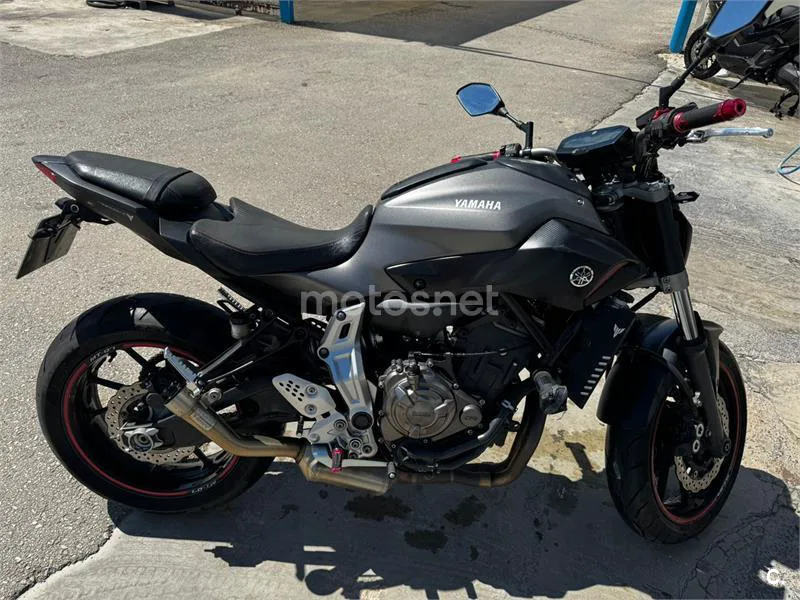 Yamaha MT-07 – Vista 8