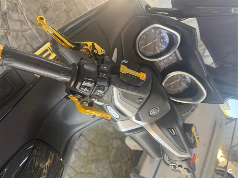 Yamaha TMAX – Vista 2