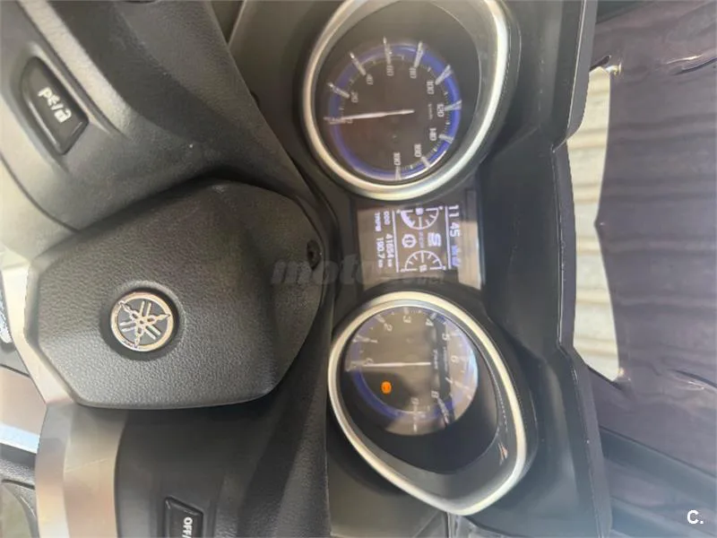 Yamaha TMAX – Vista 3