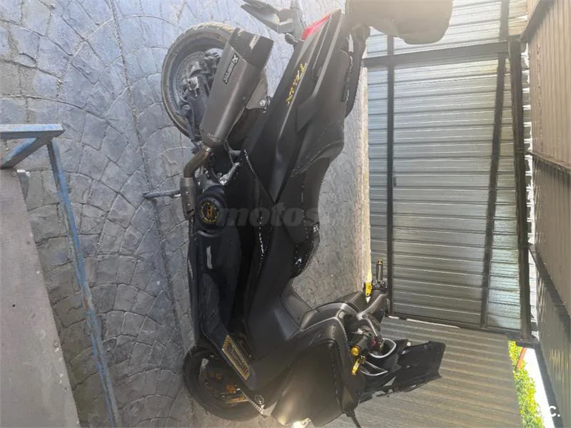 Yamaha TMAX – Vista 4