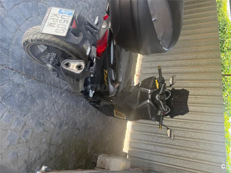 Yamaha TMAX – Vista 5