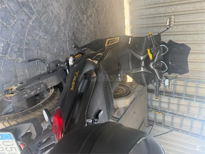Yamaha TMAX – Vista 6