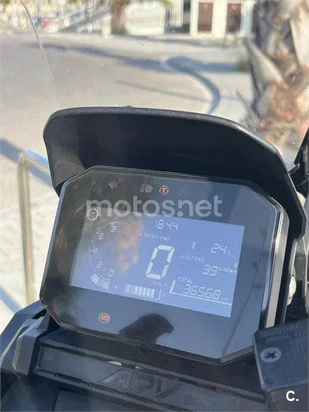 Honda ADV 350 – Vista 13