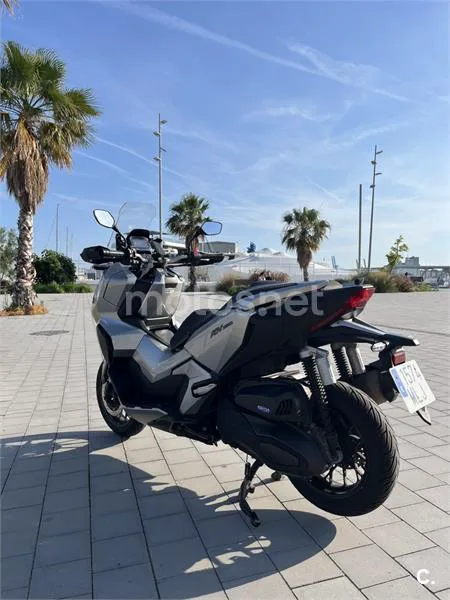 Honda ADV 350 – Vista 3