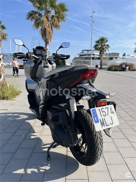 Honda ADV 350 – Vista 4