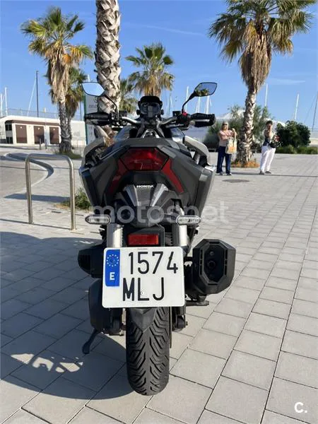 Honda ADV 350 – Vista 5