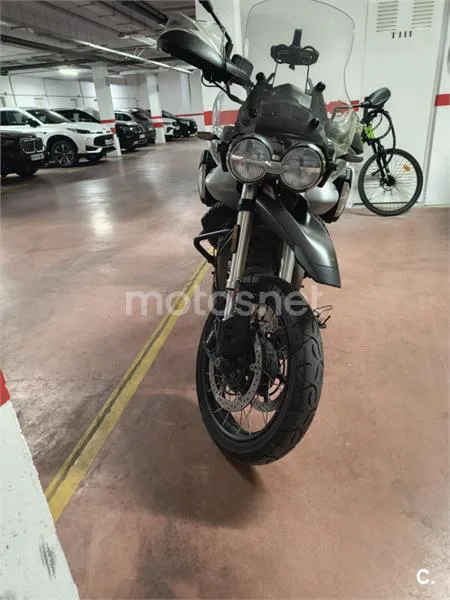 Moto Guzzi V85 TT – Vista 3