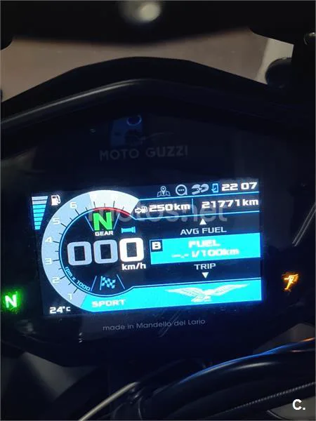 Moto Guzzi V85 TT – Vista 5