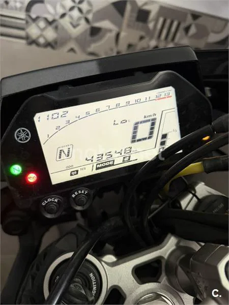 Yamaha MT-10 - Vista 11