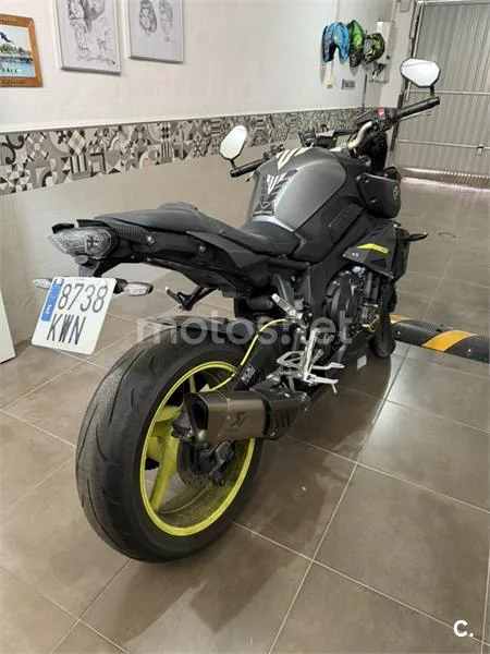 Yamaha MT-10 - Vista 9