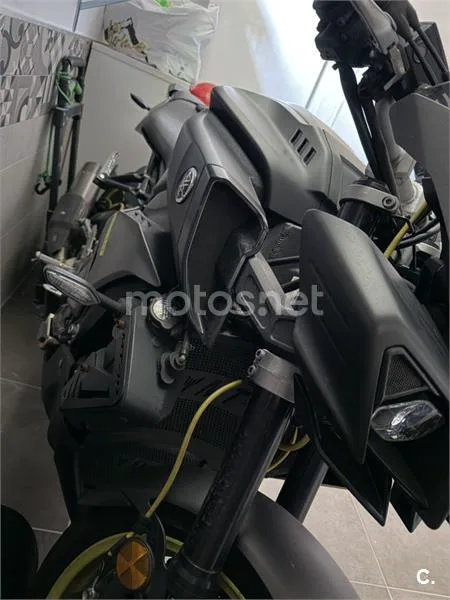 Yamaha MT-10 - Vista 10