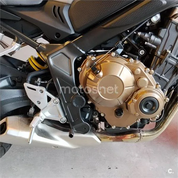 Honda CB 650 R – Vista 15