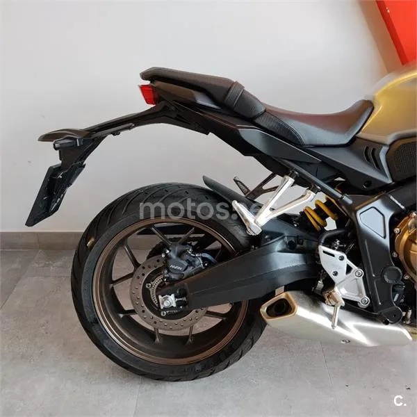 Honda CB 650 R – Vista 16