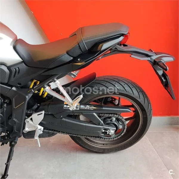 Honda CB 650 R – Vista 7