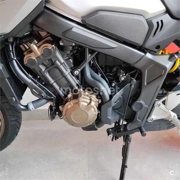 Honda CB 650 R – Vista 9
