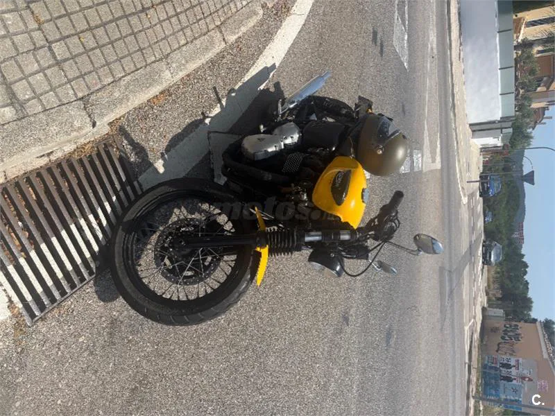 Triumph Bonneville - Vista 3