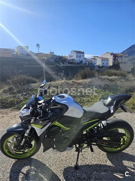 Kawasaki Z900 – Vista 4