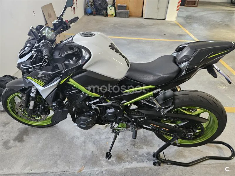 Kawasaki Z900 – Vista 7