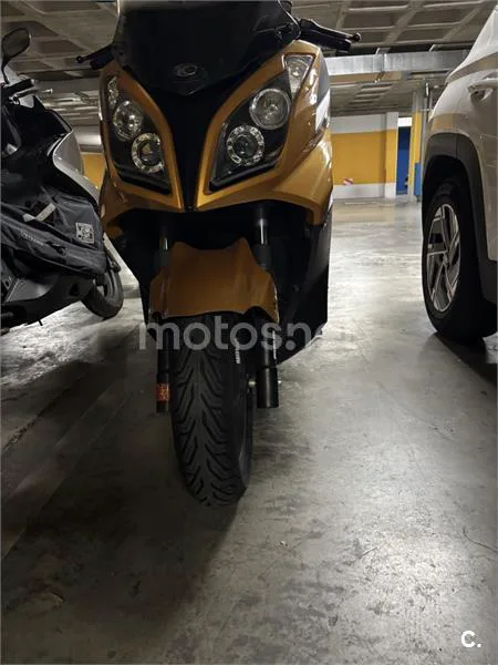 Kymco Super Dink 125 – Vista 3