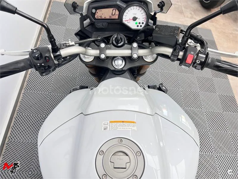 Yamaha FZ8 – Vista 7