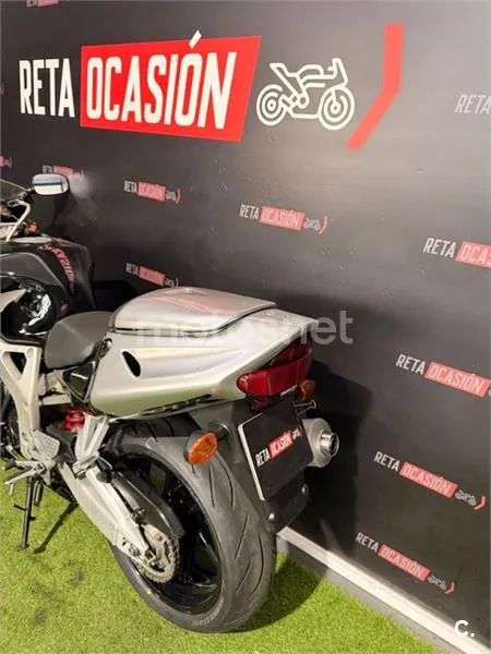 Honda CBR 900 RR Fireblade – Vista 4