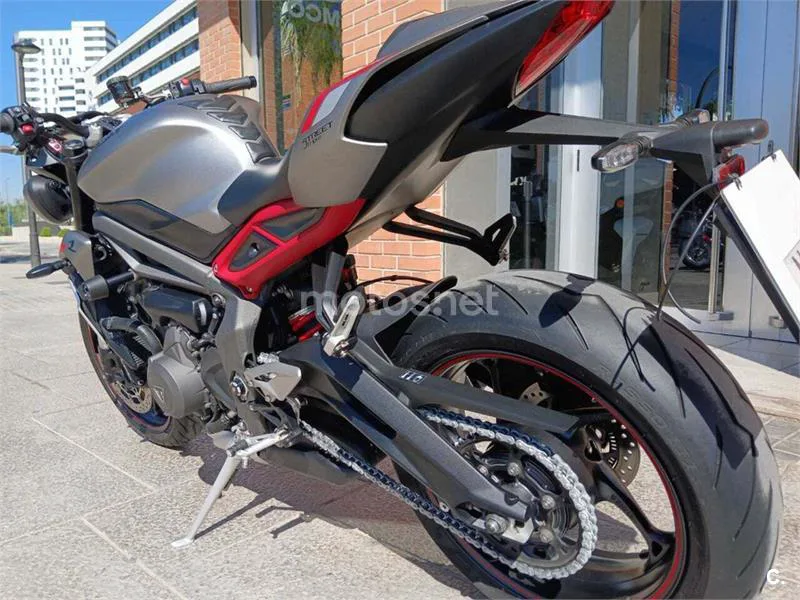 Triumph Street Triple – Vista 6