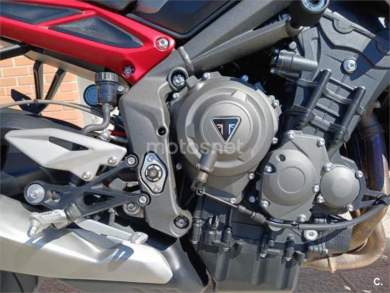 Triumph Street Triple – Vista 8