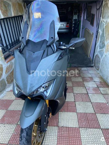 Yamaha TMAX 560 – Vista 3