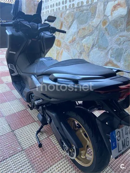 Yamaha TMAX 560 – Vista 4
