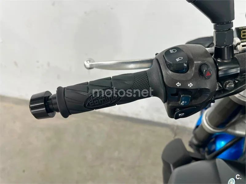 Yamaha FZ1 – Vista 16